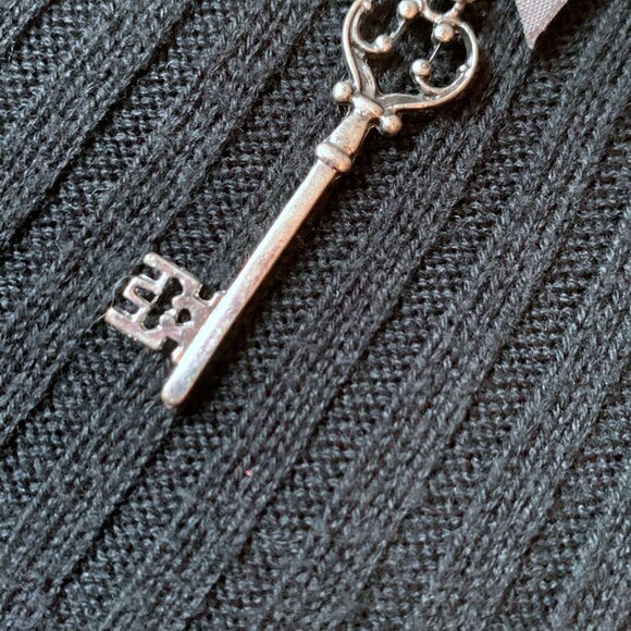 3x35$ 🐿 🍁 CREATION - 🗝️ Key - Short necklace ruban beads - gray brown white - Picture 5 of 8